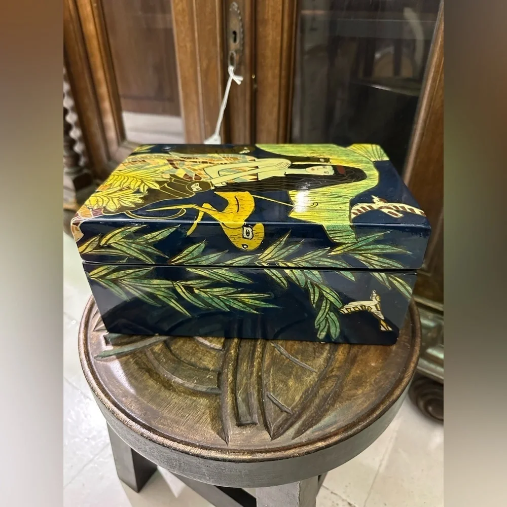 Vintage Egyptian Lady Lacquered Enamel Jewelry Box Hinged Art Deco Nuevo Gold